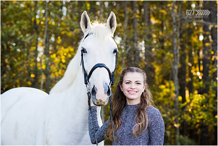 senior photos with white horse