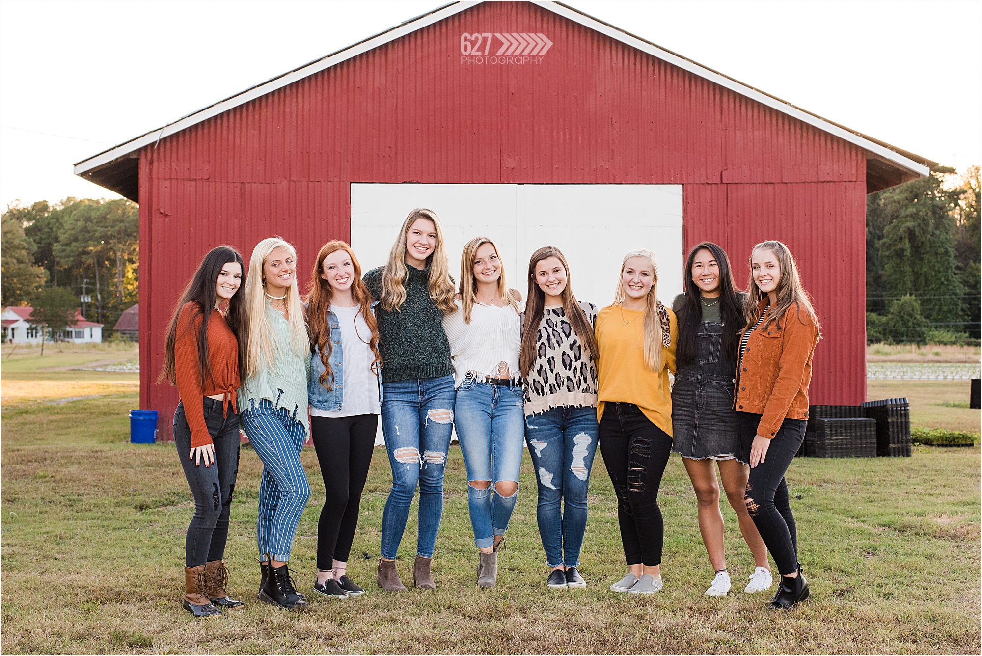 senior girls red barn fall portrait session